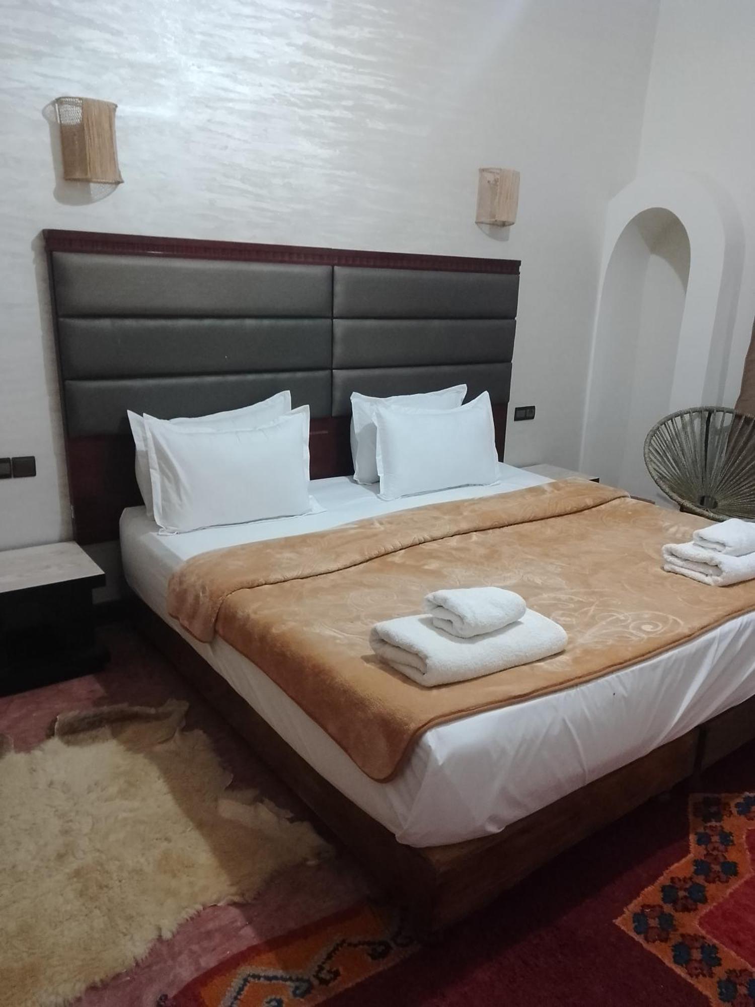Хостел Kasbah Dar Bahnini Скура Экстерьер фото