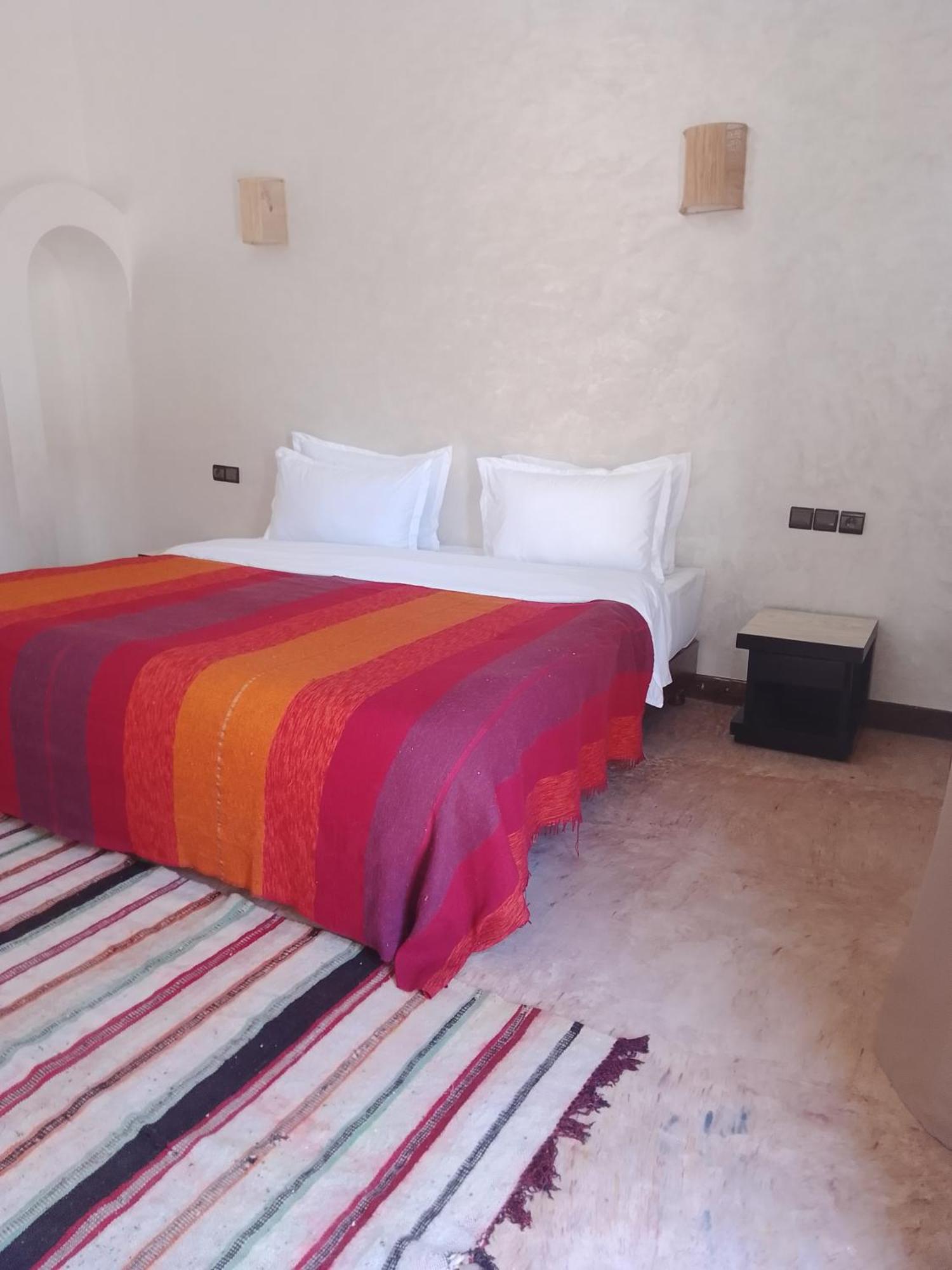 Хостел Kasbah Dar Bahnini Скура Экстерьер фото